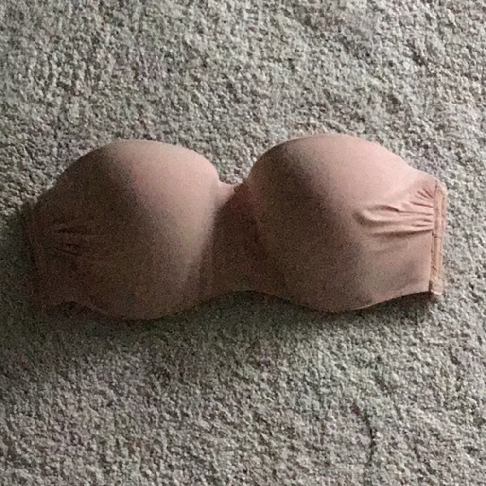 EUC Victoria’s Secret Padded Strapless Bra